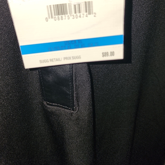 Anne Klein - Picture 4 of 6